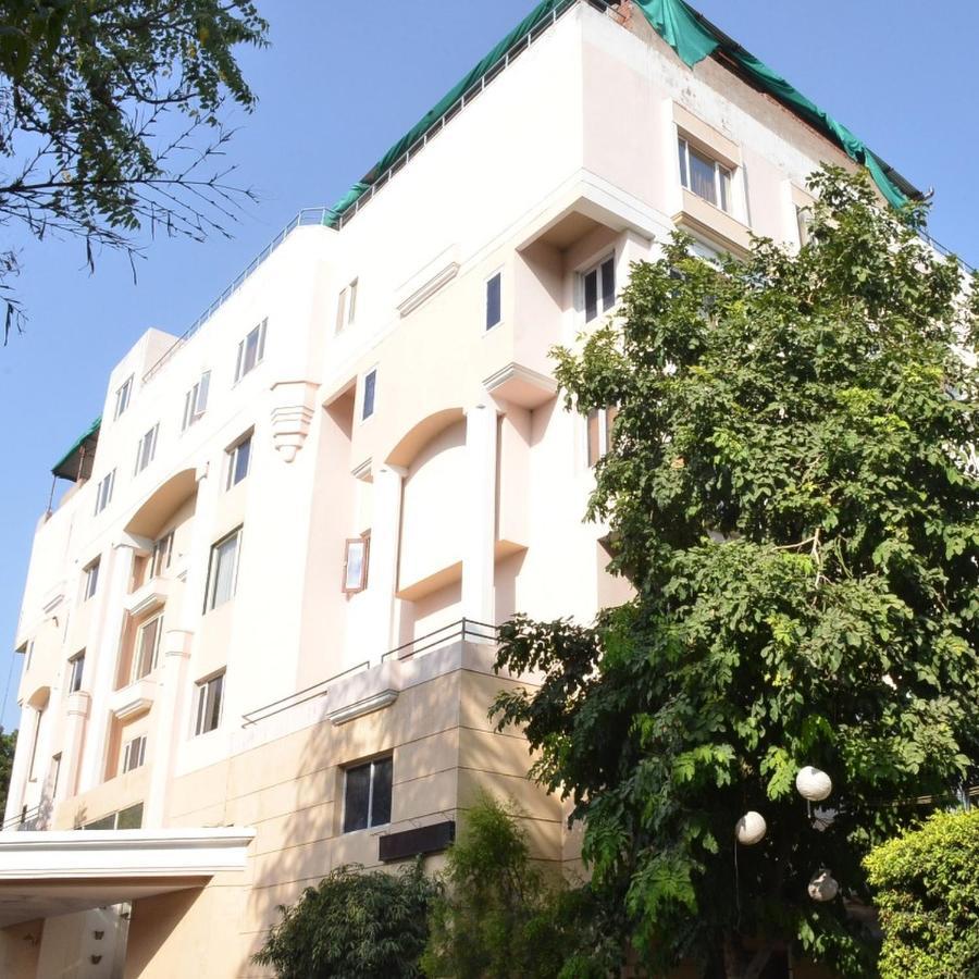 The Central Park Hotel Gwalior Exterior photo